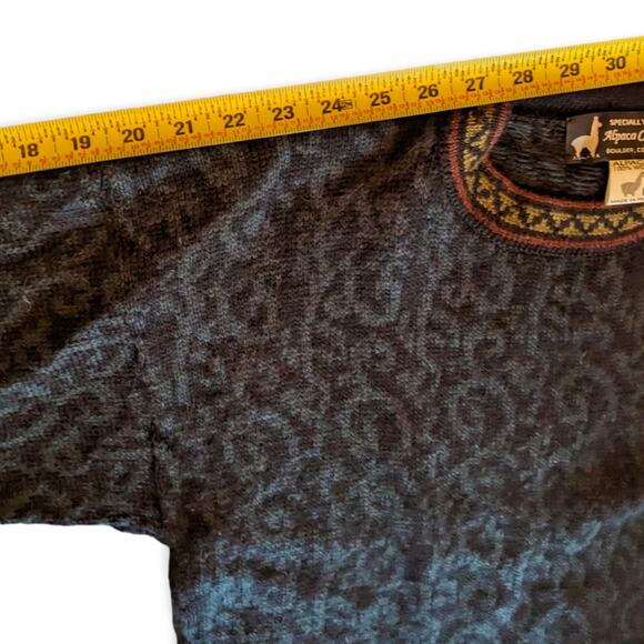 Peruvian Made Alpaca Scrollwork Design Sweater - Picture 8 of 11